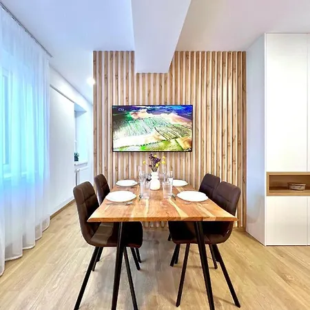 K Lanovce S Parkovanim Apartment Jachymov