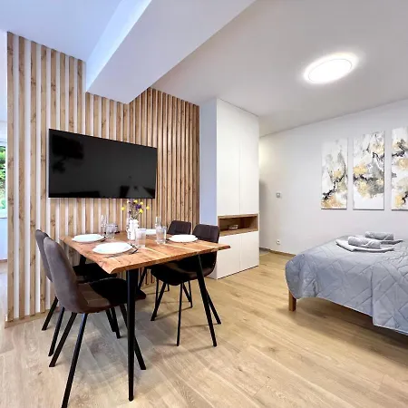 Apartment K Lanovce S Parkovanim *