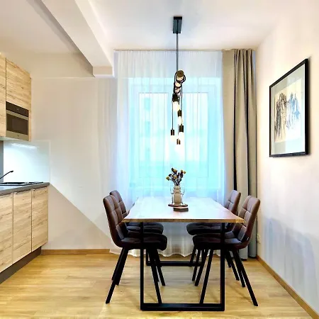 Apartment K Lanovce S Parkovanim Jachymov