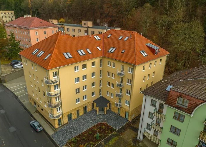 K Lanovce S Parkovanim * Jáchymov